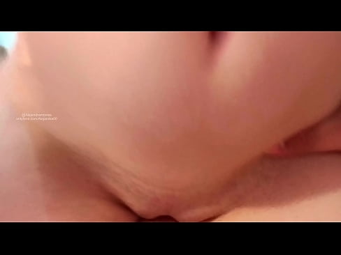 ❤️ Dormir a l'habitació de la meva germana i així em vaig despertar ❤️❌ Vídeo de sexe a nosaltres ️❤