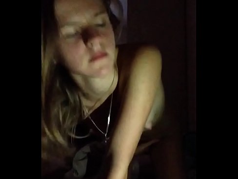 ❤️ Una noia es masturba i corre ❤️❌ Vídeo de sexe a nosaltres ️❤