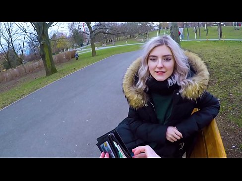 ❤️ Empassa el semen calent d'un desconegut per diners: una mamada al parc d'Eva Elfie ❤️❌ Vídeo de sexe a nosaltres ️❤